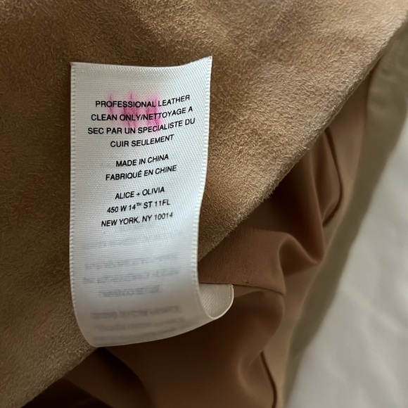 Suede tan cropped fitted T op - Picture 5 of 6